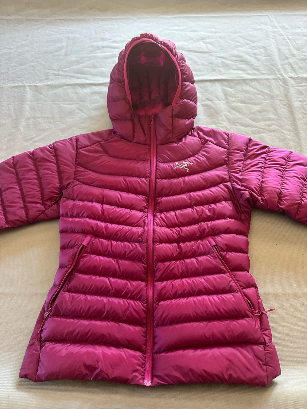 Arc'teryx women’s  Down Jacket - Magenta/raspberry, lightweight